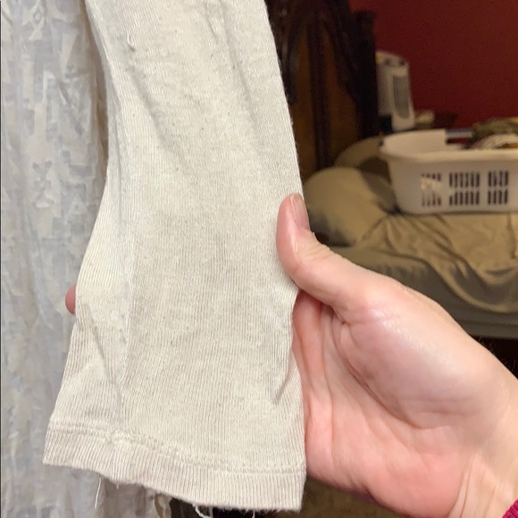 Jack cream top split back sweater top/sleeves. - Picture 4 of 7